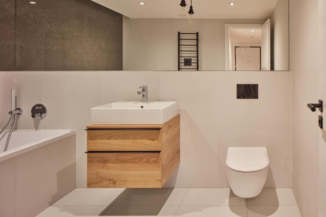 Prague Days - Designer Apts - Garage - Terrace - Easy City Access Luaran gambar
